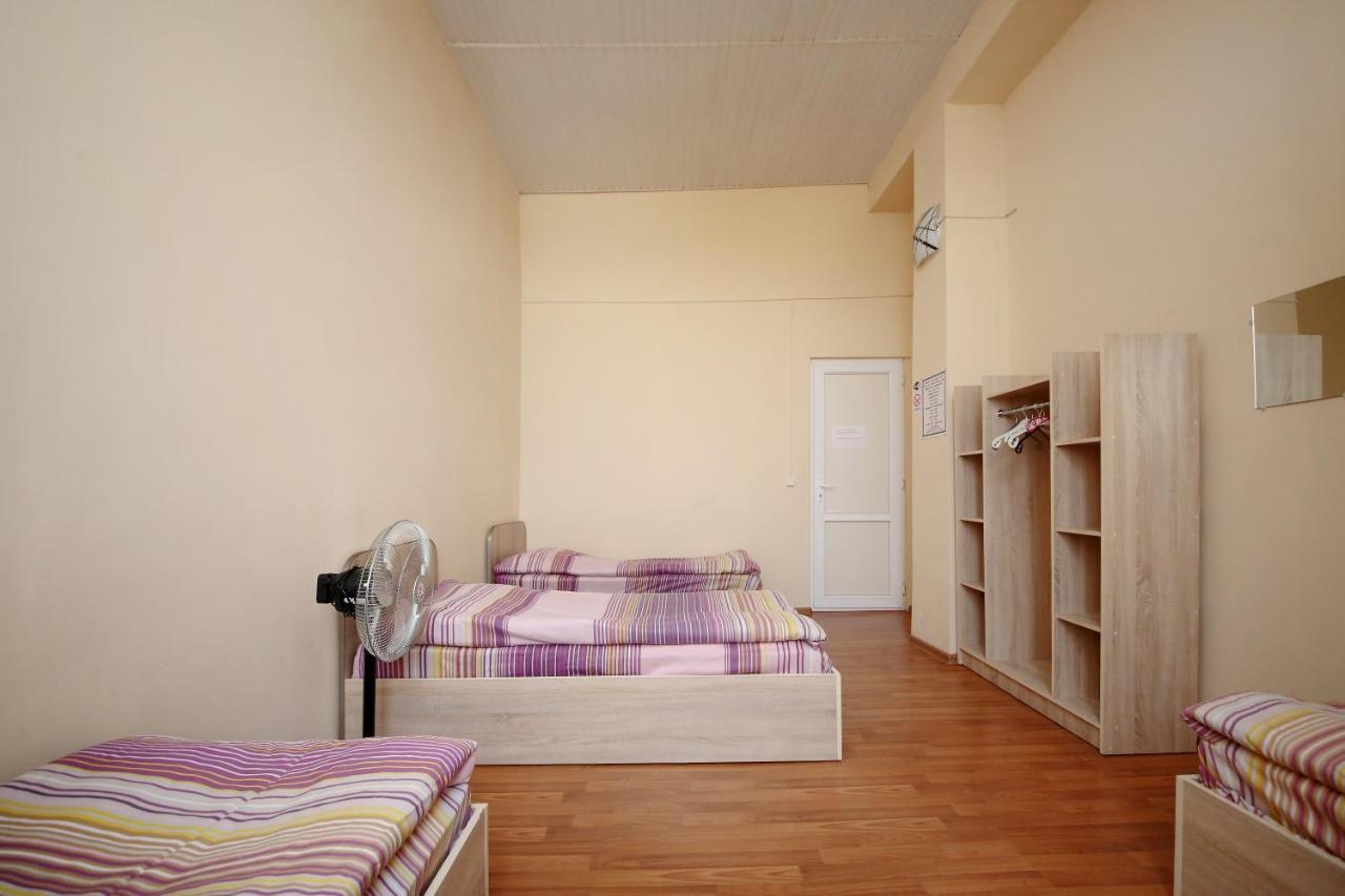 Hostel Mandaria Kutaisi Exterior photo