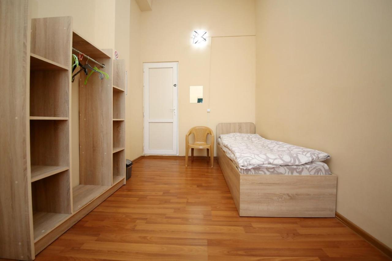 Hostel Mandaria Kutaisi Exterior photo