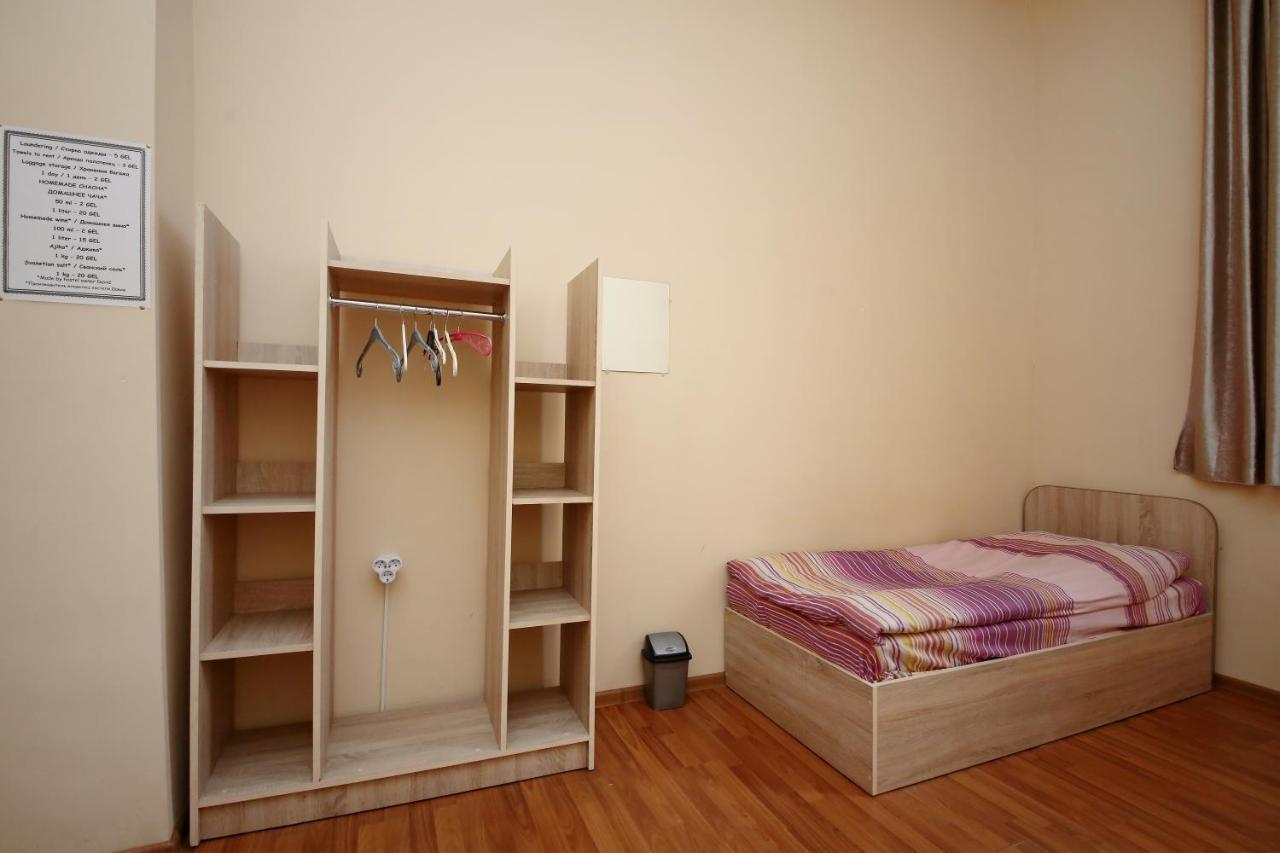 Hostel Mandaria Kutaisi Exterior photo