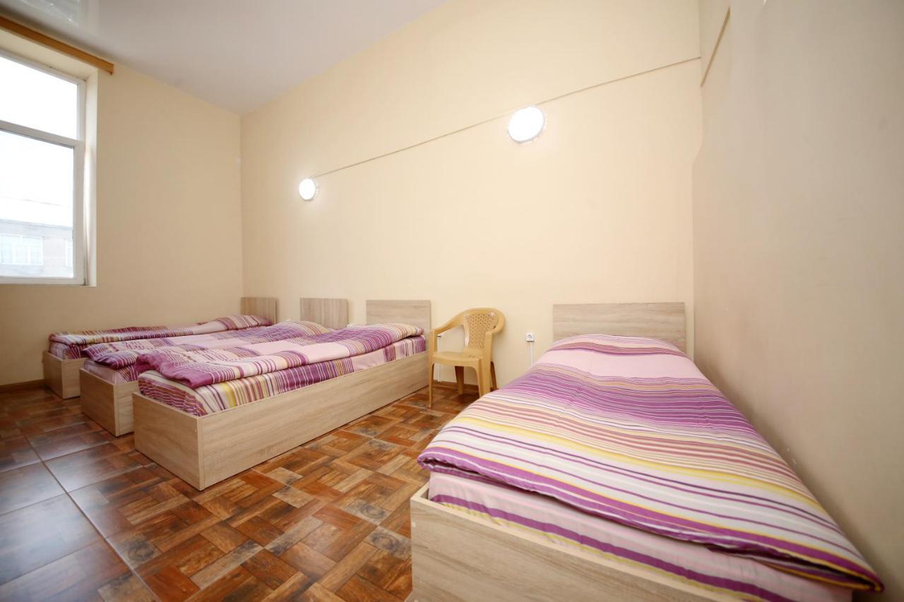 Hostel Mandaria Kutaisi Exterior photo