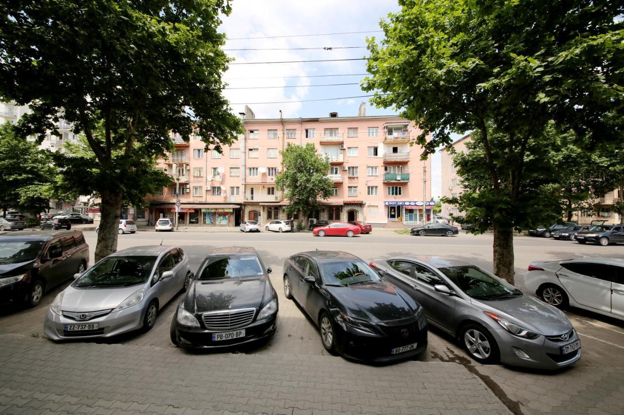 Hostel Mandaria Kutaisi Exterior photo
