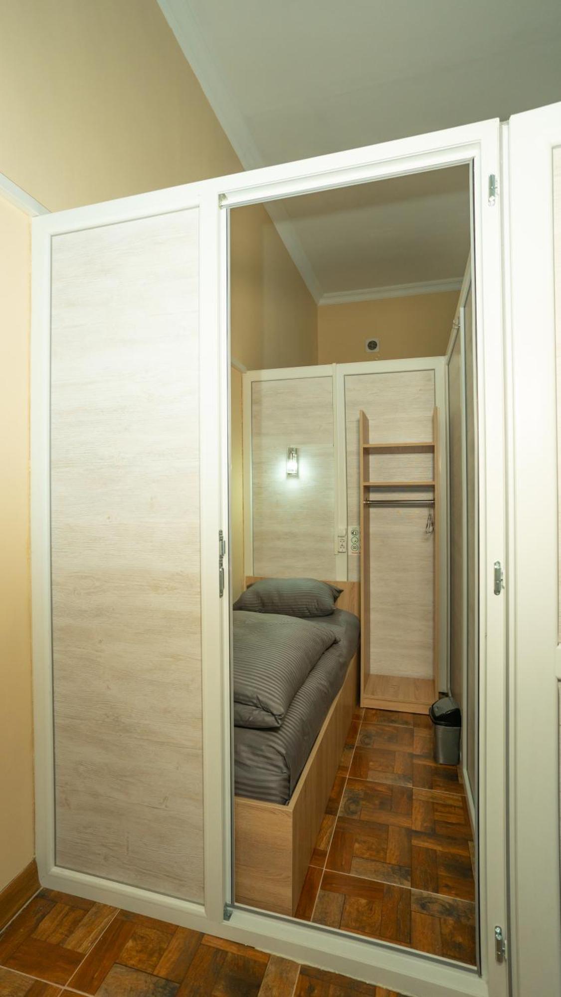 Hostel Mandaria Kutaisi Exterior photo